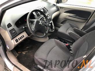 Mitsubishi Grandis Grandis (NA), MPV, 2004 / 2010 2.4 16V MIVEC picture 9