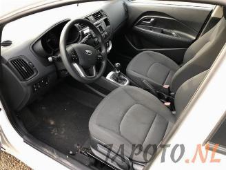 Kia Rio Rio III (UB), Hatchback, 2011 / 2017 1.2 CVVT 16V picture 8