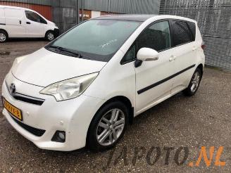 Vrakbiler auto Toyota Verso S Verso S, MPV, 2010 / 2016 1.33 16V Dual VVT-I 2011/8