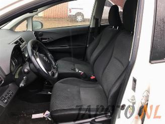 Toyota Verso S Verso S, MPV, 2010 / 2016 1.33 16V Dual VVT-I picture 10