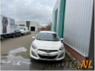 Hyundai I-30 i30 Wagon (GDHF5), Combi, 2012 1.6 GDI Blue 16V picture 2