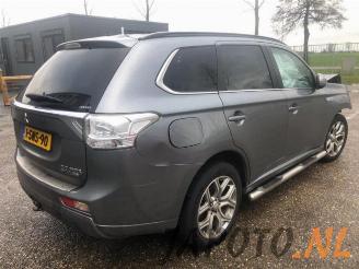 Mitsubishi Outlander Outlander (GF/GG), SUV, 2012 2.0 16V PHEV 4x4 picture 5