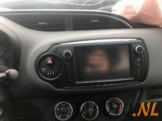 Toyota Yaris Yaris III (P13), Hatchback, 2010 / 2020 1.33 16V Dual VVT-I picture 8