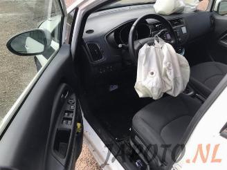 Kia Rio Rio III (UB), Hatchback, 2011 / 2017 1.2 CVVT 16V picture 9