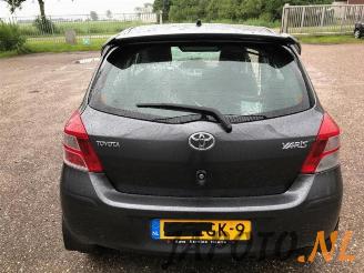Toyota Yaris Yaris II (P9), Hatchback, 2005 / 2014 1.33 16V Dual VVT-I picture 6
