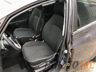 Kia Venga Venga, MPV, 2010 / 2019 1.4 CVVT 16V picture 11