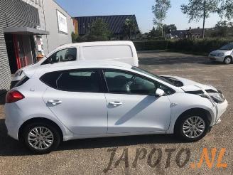Kia Cee d Cee'd (JDB5), Hatchback 5-drs, 2012 / 2018 1.6 GDI 16V picture 5
