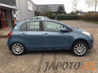 Toyota Yaris Yaris II (P9), Hatchback, 2005 / 2014 1.3 16V VVT-i picture 6
