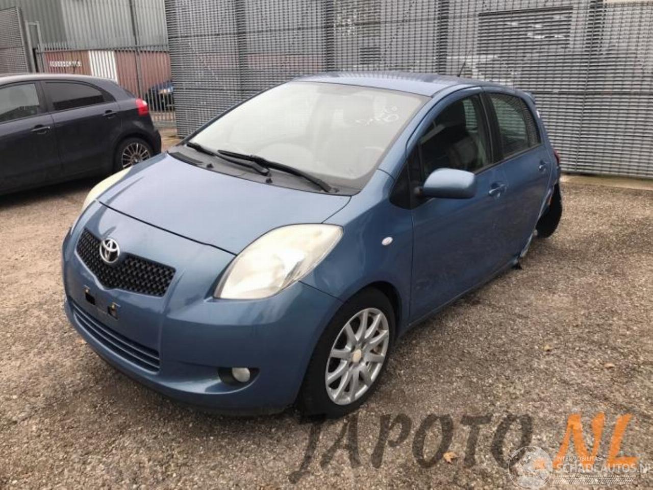 Toyota Yaris Yaris II (P9), Hatchback, 2005 / 2014 1.3 16V VVT-i