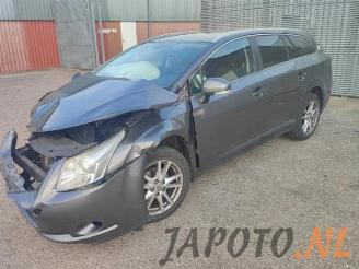 Vrakbiler auto Toyota Avensis Avensis Wagon (T27), Combi, 2008 / 2018 1.8 16V VVT-i 2011/12