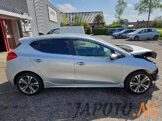 Kia Cee d Cee'd (JDB5), Hatchback 5-drs, 2012 / 2018 1.0i T-GDi 12V 120 picture 6