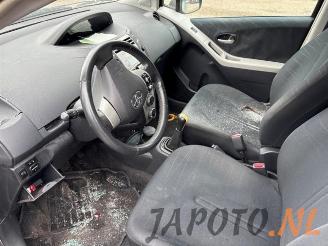 Toyota Yaris Yaris II (P9), Hatchback, 2005 / 2014 1.3 16V VVT-i picture 10