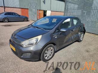 Vrakbiler auto Kia Rio Rio III (UB), Hatchback, 2011 / 2017 1.2 CVVT 16V 2012/2