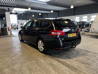 Peugeot 308 1.6 BlueHDI Blue Lease Executive picture 3