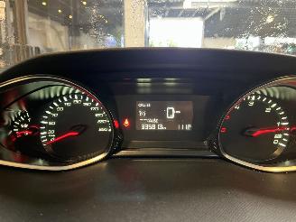 Peugeot 308 1.6 BlueHDI Blue Lease Executive picture 24