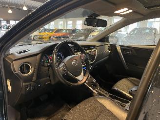 Toyota Auris 1.8 Hybrid Executive Pano VOL! picture 15