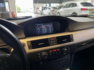 BMW 3-serie 320i Luxury Line NL NAP! picture 22