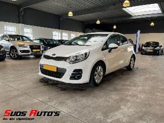 skadebil auto Kia Rio 1.2 CVVT ComfortPlusLine 2016/6