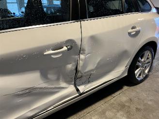 Volvo V-60 2.4 D5 Twin Engine Special Edition picture 11