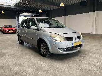 Renault Scenic 2.0-16V Tech Line picture 7