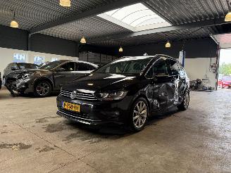skadebil auto Volkswagen Golf Sportsvan 1.4 TSI Highline 2017/2