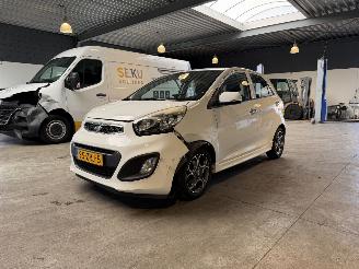 Auto incidentate Kia Picanto 1.0 CVVT Design Edition NAP! 2013/2