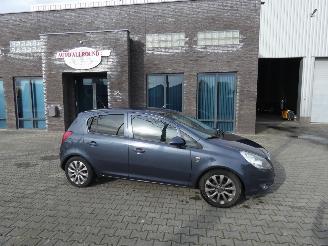 damaged passenger cars Opel Corsa 1.2-16V 111 Edition 2010/8