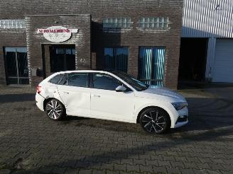 krockskadad bil auto Skoda Scala 1.0 TSI Sport Bns Automaat 2020/7