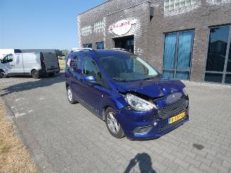 Ford Transit Courier Van 1.5 TDCI Limited Duratorq S&S picture 2
