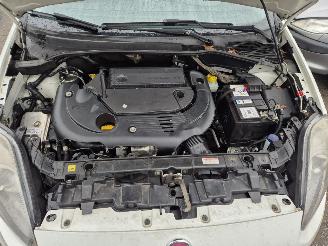 Fiat Punto III (199) Hatchback 1.3 JTD Multijet 80 16V (199.B.8000) [59kW] 5-BAK picture 9