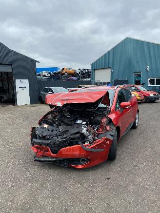 Vrakbiler auto Renault Clio IV Estate/Grandtour (7R) Combi 5-drs 0.9 Energy TCE 90 12V (H4B-408(H4B-B4)) [66kW] 2016/1