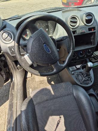 Ford Fiesta 5 (JD/JH) Hatchback 1.6 16V (FYJA(Euro 5)) [74kW] 5-BAK picture 8