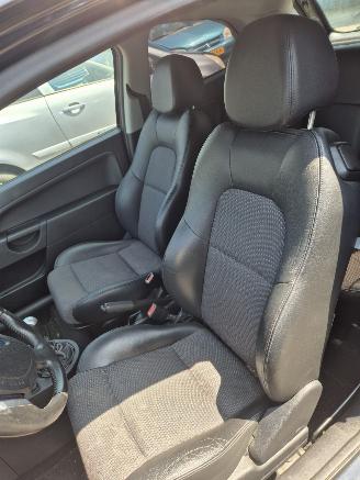 Ford Fiesta 5 (JD/JH) Hatchback 1.6 16V (FYJA(Euro 5)) [74kW] 5-BAK picture 9