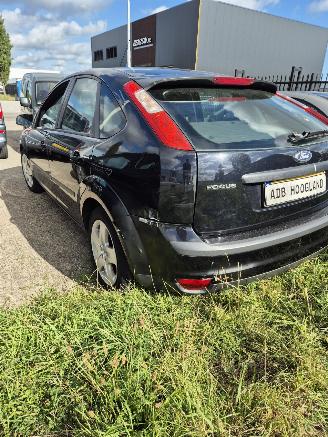 Ford Focus 2 Hatchback 1.6 16V (HWDA(Euro 3)) [74kW] 5-BAK picture 5