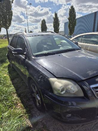 Toyota Avensis Wagon (T25/B1E) Combi 2.2 D-4D 16V D-CAT (2AD-FHV) [130kW] 6-BAK picture 3