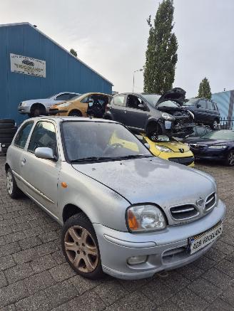 Nissan Micra (K11) Hatchback 1.4 16V (CGA3DE) [60kW] picture 3