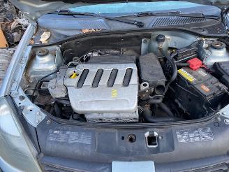 Renault Clio II (BB/CB) Hatchback 1.4 16V (K4J-710) [72kW] 5-BAK picture 9