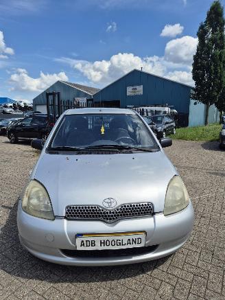 Démontage voiture Toyota Yaris (P1) Hatchback 1.3 16V VVT-i (2NZFE) [63kW] 5-BAK 2001/1