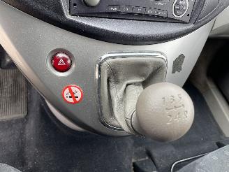 Mitsubishi Grandis (NA) MPV 2.4 16V MIVEC (4G69) picture 9