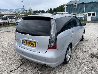 Mitsubishi Grandis (NA) MPV 2.4 16V MIVEC (4G69) picture 3