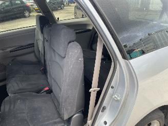 Mitsubishi Grandis (NA) MPV 2.4 16V MIVEC (4G69) picture 10