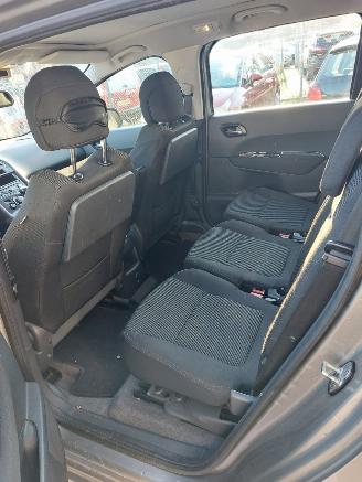 Peugeot 5008 5008 I (0A/0E) MPV 1.6 VTI 16V (EP6C(5FS) picture 9