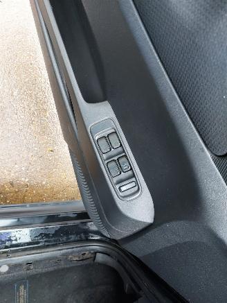 Daihatsu YRV YRV (M2) Hatchback 1.3 16V DVVT Turbo (K3-VET) [95kW] picture 7