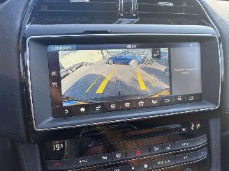 Jaguar F-Pace 2.0D 132KW Autom. Pano Clima Navi AWD Portfolio NAP picture 19