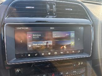 Jaguar F-Pace 2.0D 132KW Autom. Pano Clima Navi AWD Portfolio NAP picture 14