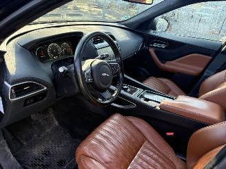 Jaguar F-Pace 2.0D 132KW Autom. Pano Clima Navi AWD Portfolio NAP picture 12