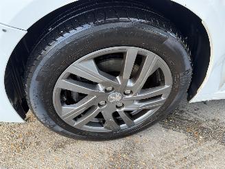 Peugeot 208 1.2 74KW Navi Airco Led Active Pack 5-Drs NAP picture 17