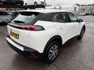 Unfallwagen Peugeot 2008 1.2 75KW Clima Navi Led 360 view Active NAP 2021/2