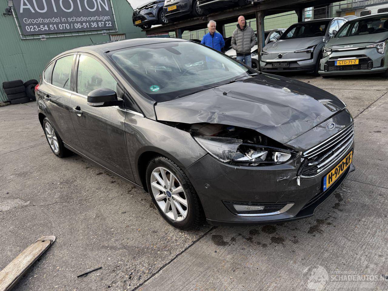 Ford Focus 1.0 92KW Clima Navi Camera Keyless Titanium