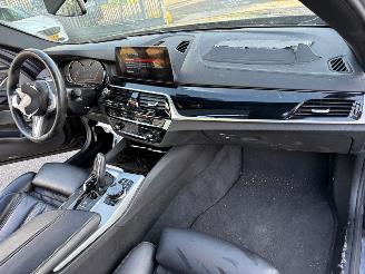 BMW 5-serie 540D Touring xDrive 235kW High Executive picture 15